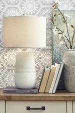 Shavon Beige/White Table Lamp - DMV FurnitureTable Lamp