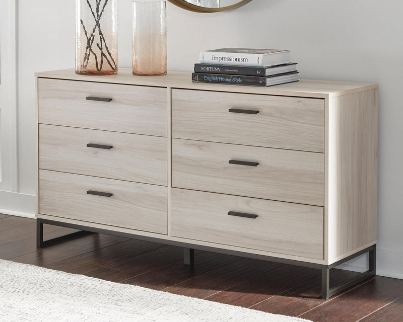 Shawburn Queen Crossbuck Panel Headboard, Dresser and 2 Nightstands in Whitewash - PKG009317