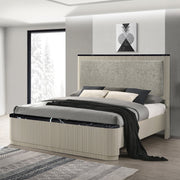 Travonte Queen Bed - BD04882Q