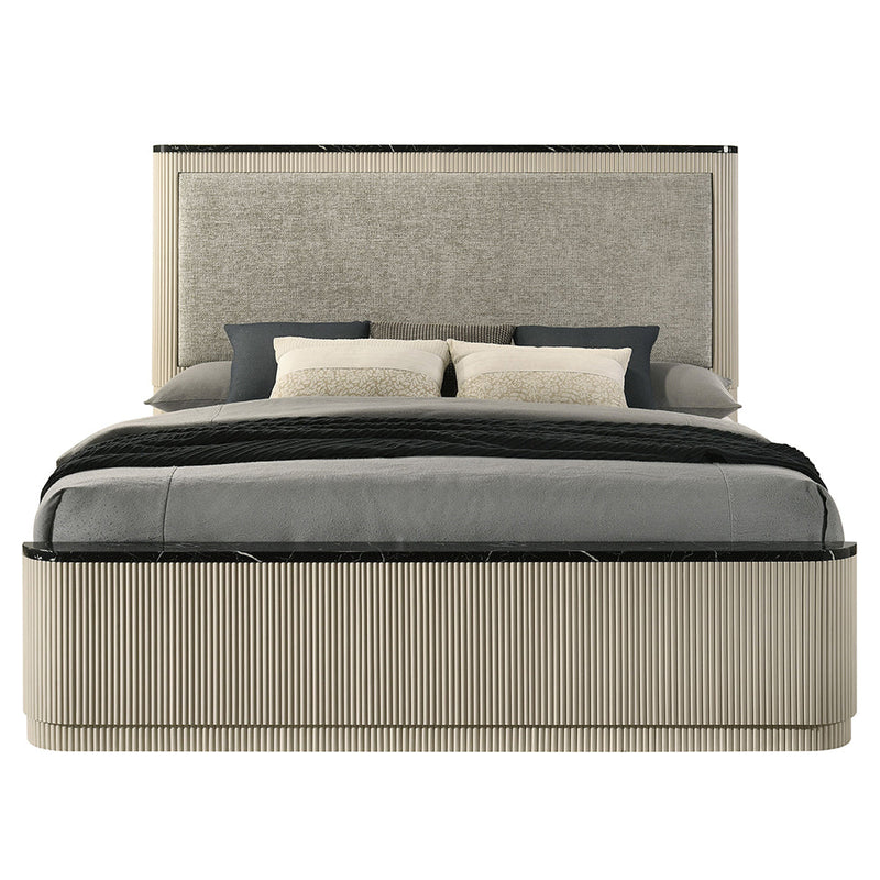 Travonte Queen Bed - BD04882Q