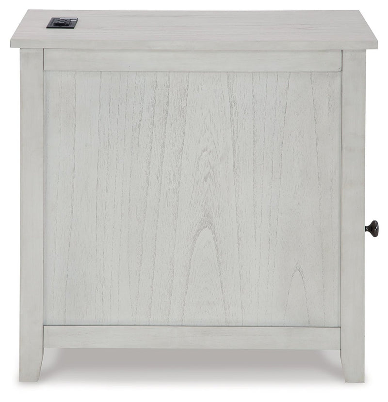 Treytown Chairside End Table - DMV FurnitureEnd Table Chair Side