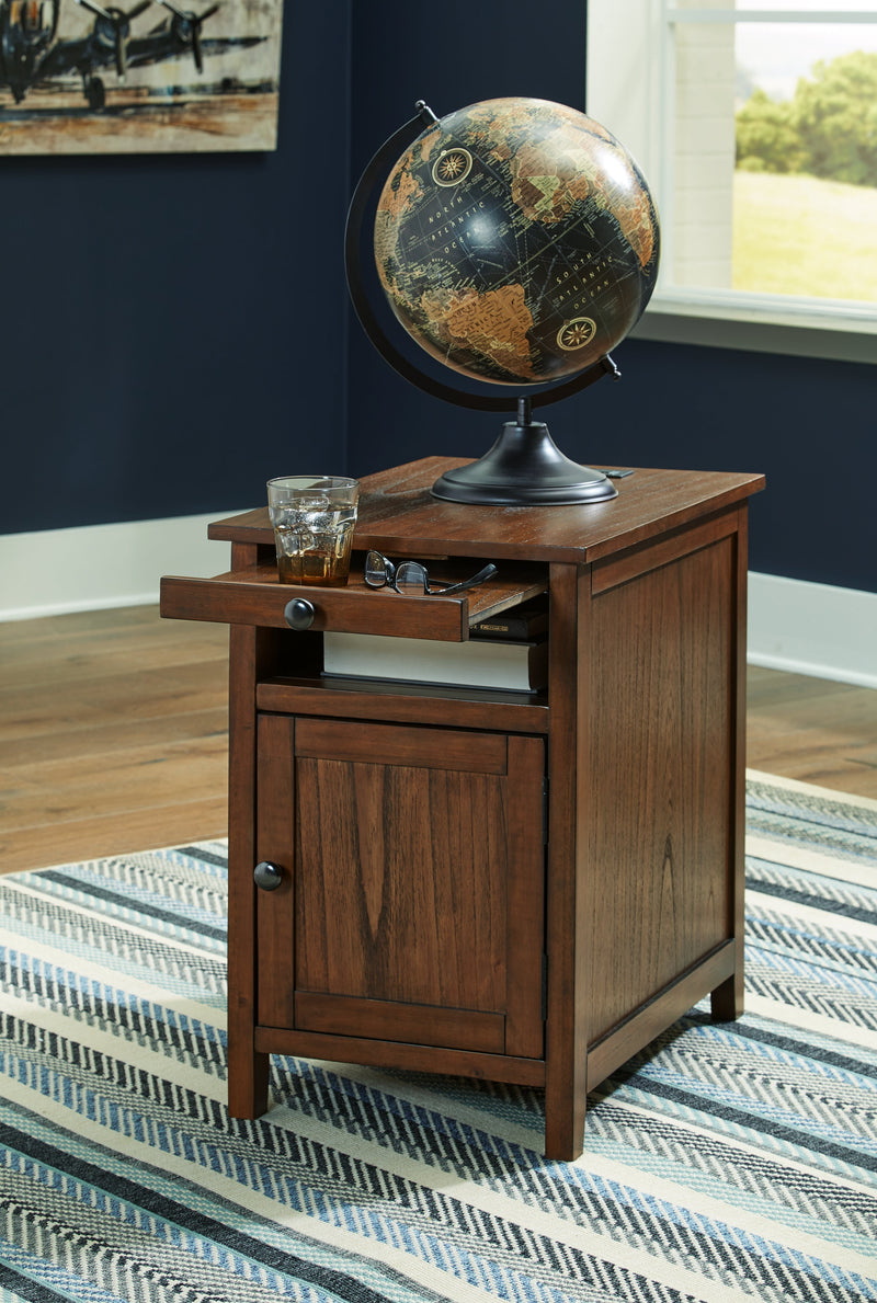 Treytown Chairside End Table - DMV FurnitureEnd Table Chair Side