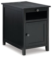 Treytown Chairside End Table - DMV FurnitureEnd Table Chair Side