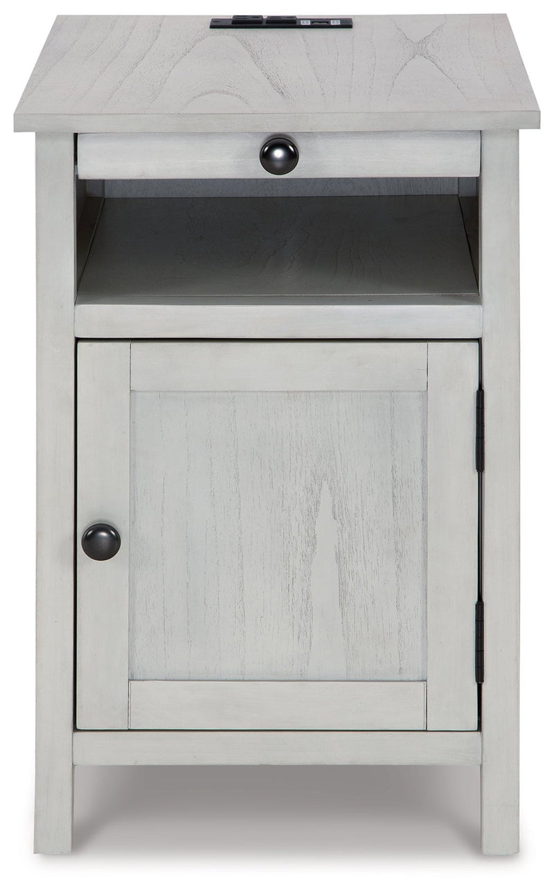 Treytown Chairside End Table - DMV FurnitureEnd Table Chair Side
