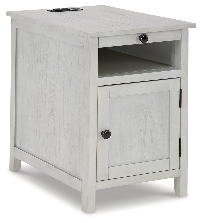Treytown Chairside End Table - DMV FurnitureEnd Table Chair Side