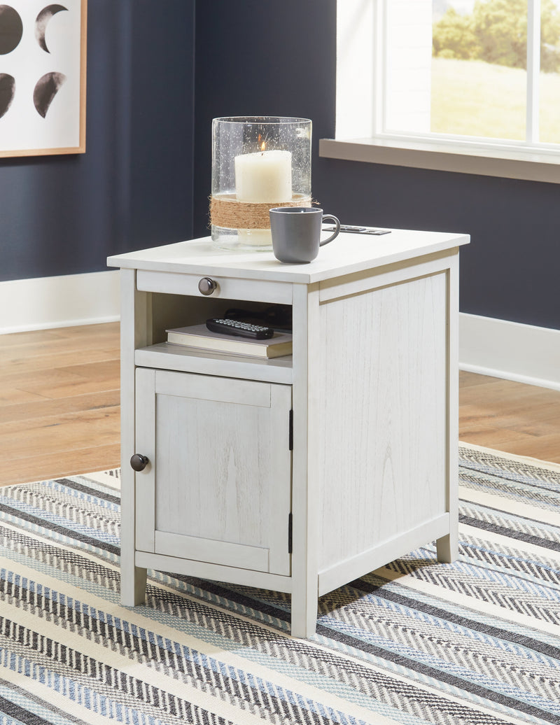 Treytown Chairside End Table - DMV FurnitureEnd Table Chair Side