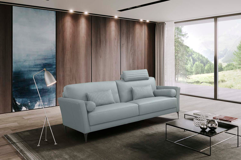 Tussio Sofa W/5 Pillows - LV00946