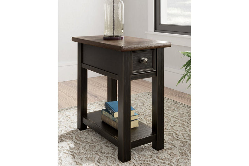 Tyler Creek Two - tone Chairside End Table - DMV FurnitureEnd Table Chair Side