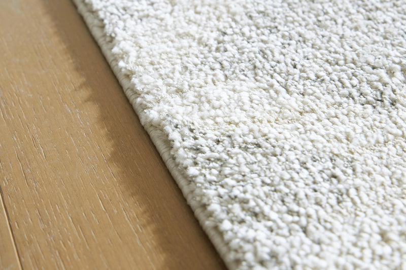 Unawick Gray/Ivory Medium Rug - R407332