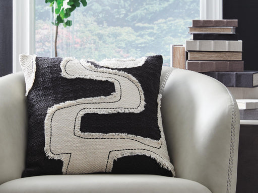 Veerbank Black/Beige Pillow - A1001114P