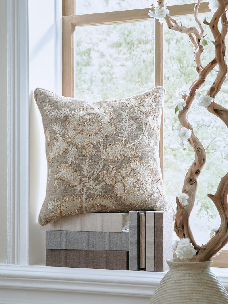 Viveka Brown/Beige Pillow (Set of 4) - A1001146
