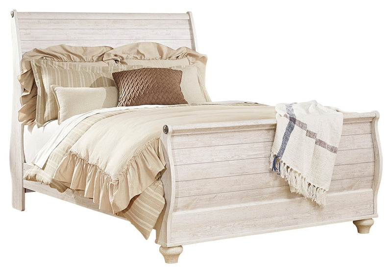 Willowton Queen Sleigh Bed with Mirrored Dresser, Chest and 2 Nightstands in Whitewash - PKG004472