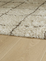 Wrenlow Cream/Brown Medium Rug - R407212