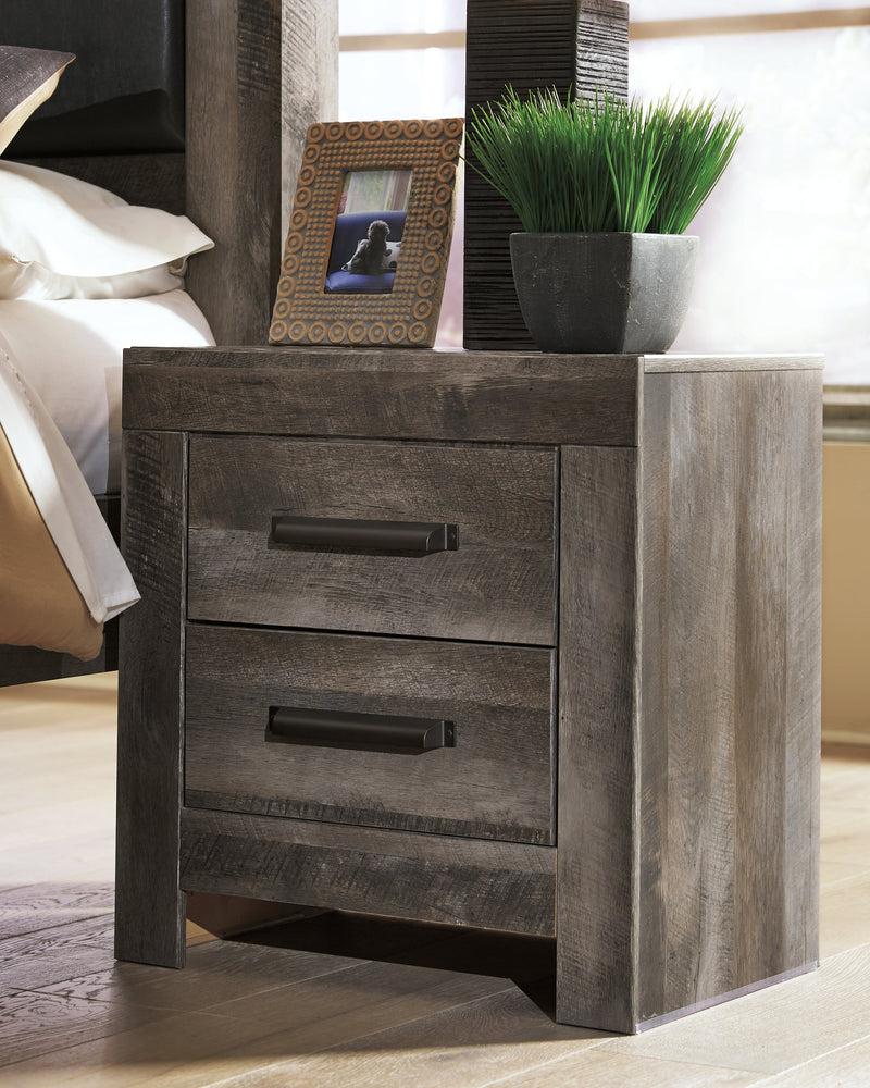 Wynnlow King Poster Bed with Mirrored Dresser, Chest and 2 Nightstands in Gray - PKG006363