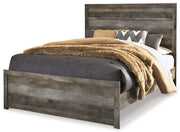 Wynnlow Queen Panel Bed with Mirrored Dresser and Chest in Gray - PKG005404