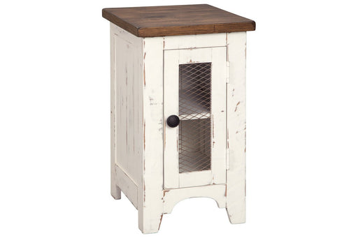 Wystfield White/Brown Chairside End Table - DMV FurnitureEnd Table Chair Side