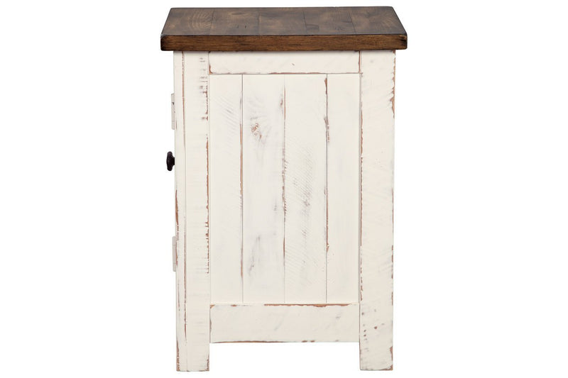 Wystfield White/Brown Chairside End Table - DMV FurnitureEnd Table Chair Side