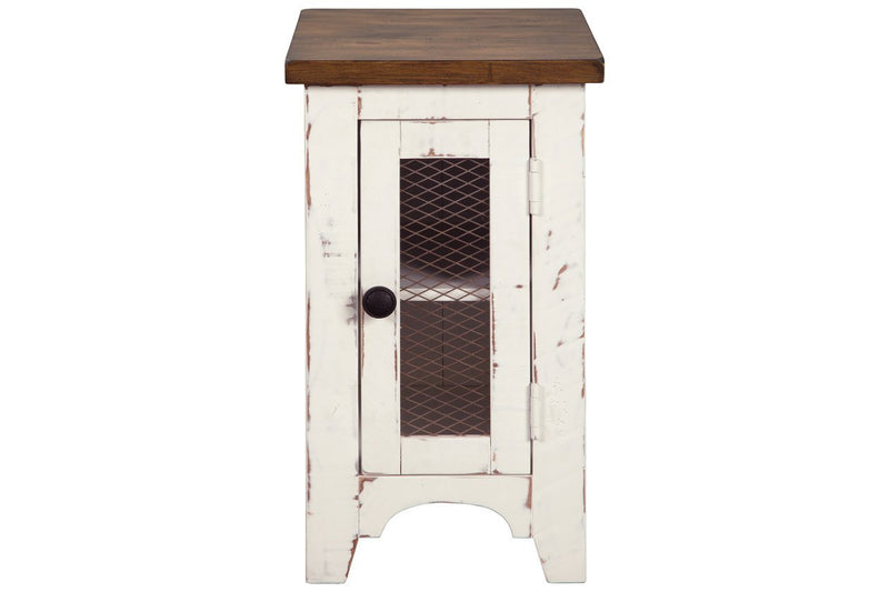 Wystfield White/Brown Chairside End Table - DMV FurnitureEnd Table Chair Side